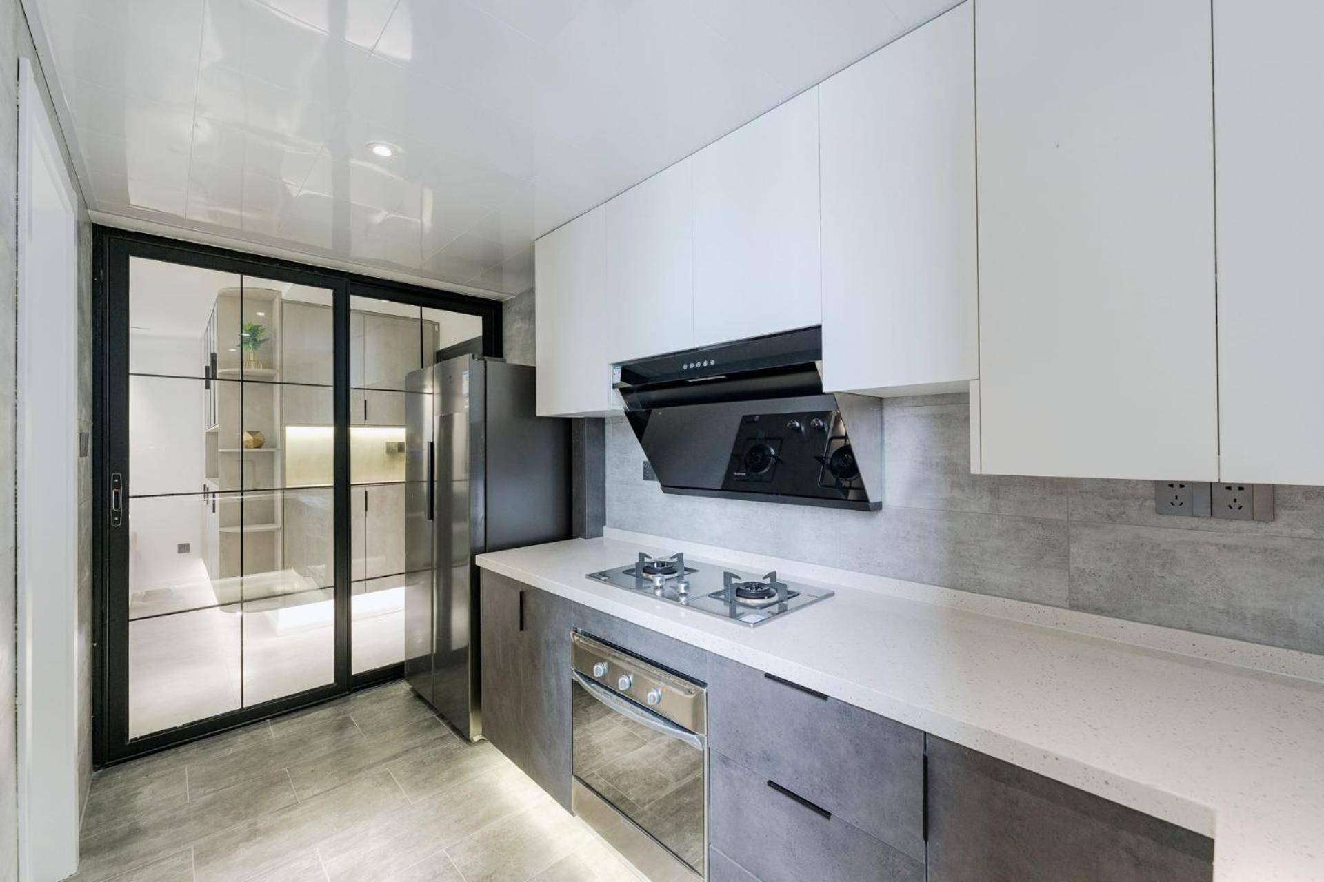 Apartment Eastern Hub - Zhongshan Park Metro Station 50m, Modern Light Three-bedroom Shanghai