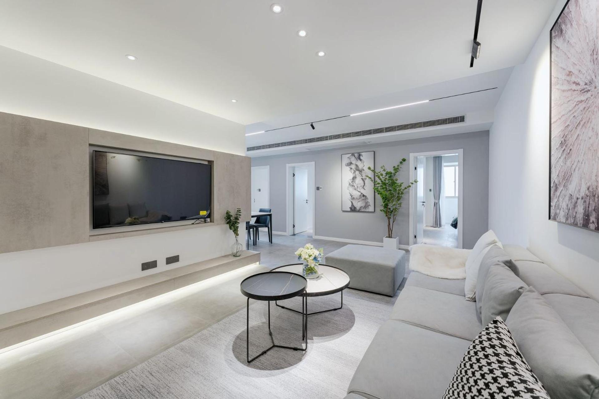 Apartment Eastern Hub - Zhongshan Park Metro Station 50m, Modern Light Three-bedroom