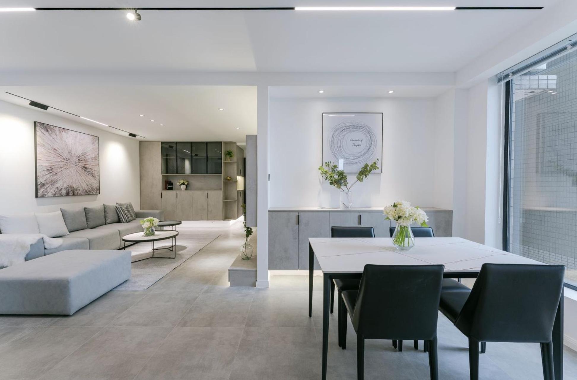 Eastern Hub - Zhongshan Park Metro Station 50m, Modern Light Three-bedroom Apartment *
