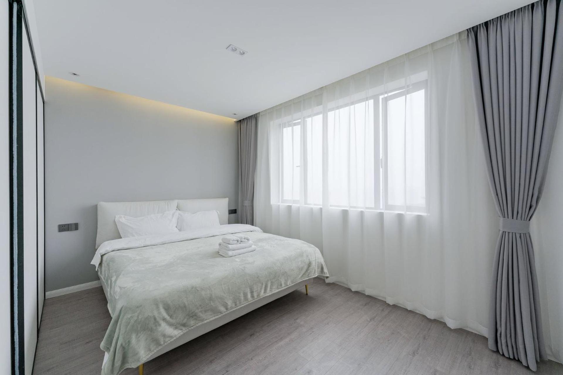 Eastern Hub - Zhongshan Park Metro Station 50m, Modern Light Three-bedroom Apartamento